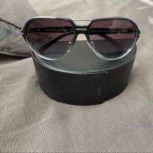 Prada sunglasses (SPR 20N) black/gray
